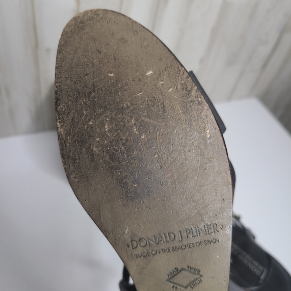 Donald J Pliner Bente Black Patent Ankle Strap Wedge Sandals Shoes 9.5 - Picture 7 of 16